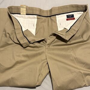 Dockers Men's Khaki Chinos